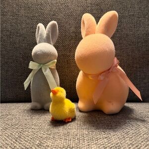 Pastel bunnies and cutie little chick